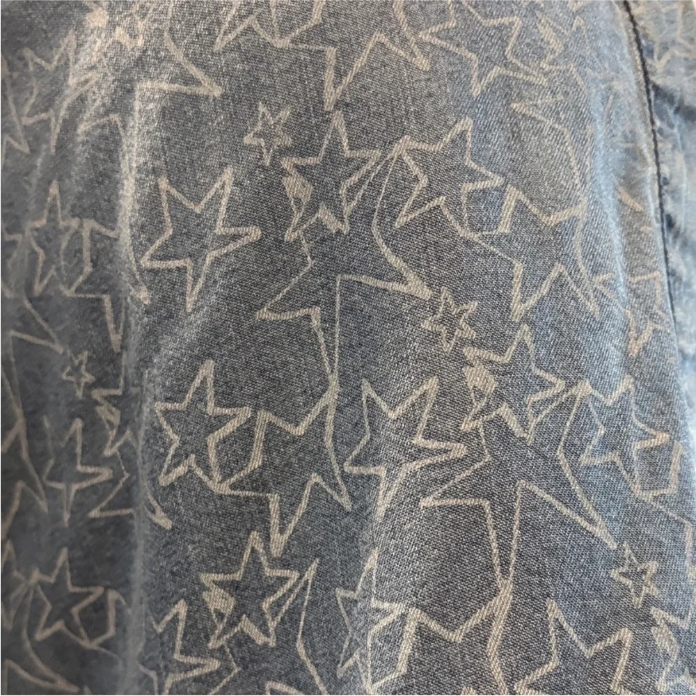 💝Free Blue Star Pattern Button Down Denim shirt xs - Picture 4 of 5